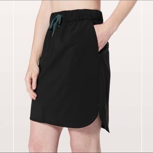 Lululemon On the Fly skirt